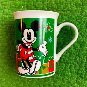 Disney Mickey Mouse holiday Christmas coffee mug